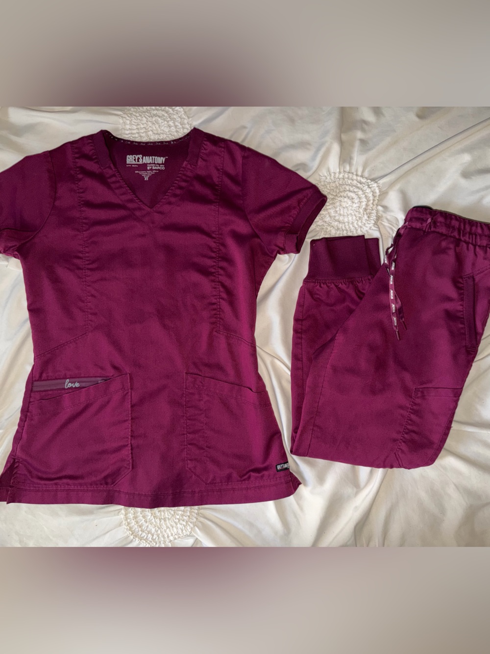 Grey's Anatomy by Barco Plum Scrub Set Top XS joggers SM Petite